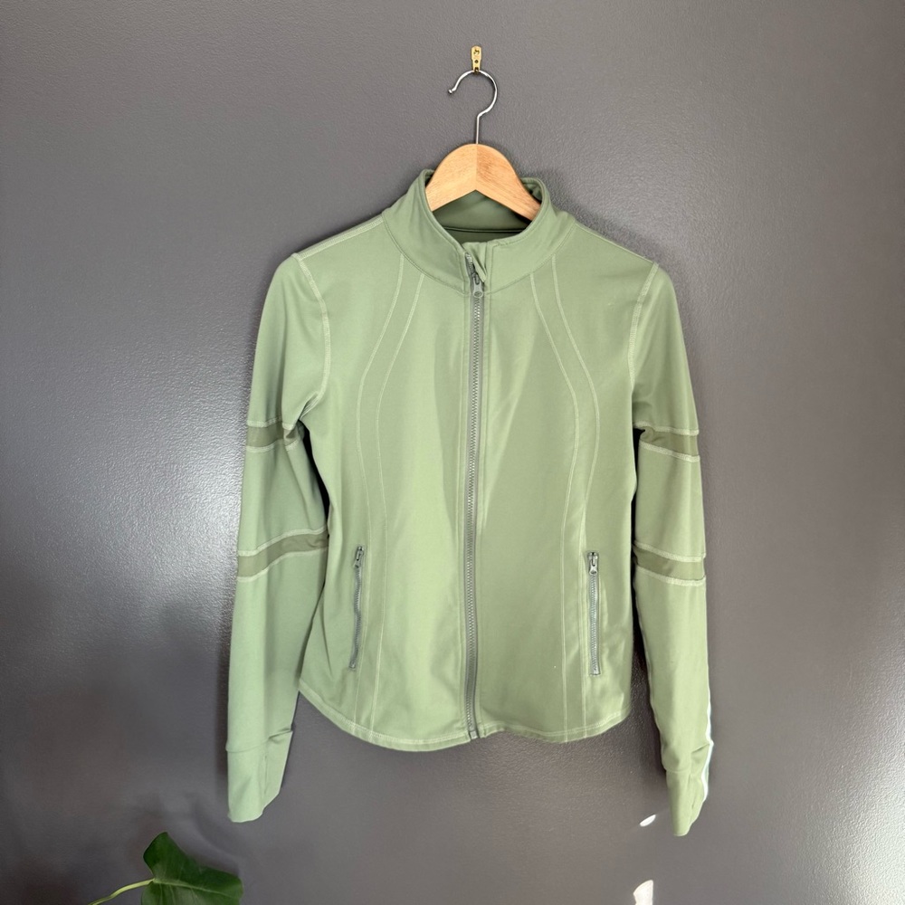 Buff Bunny Women's Light Green Full Zip Jacket with Mesh Accents Size Large